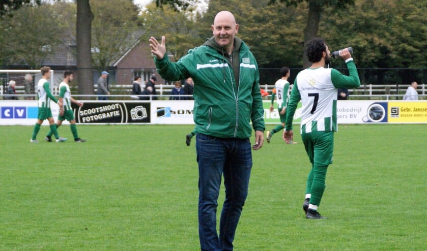 <p>Maarten van Stiphout, trainer van DSV.</p>  