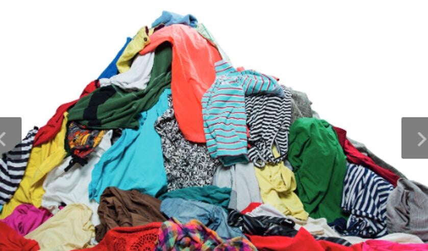 <p>Heb jij nog oude kleding die je nooit meer draagt?</p>