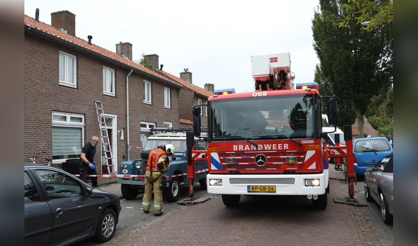 <p>Ontploffing bij woning Verlengde Tuinstraat. (Foto: Gabor Heeres, Foto Mallo)</p>