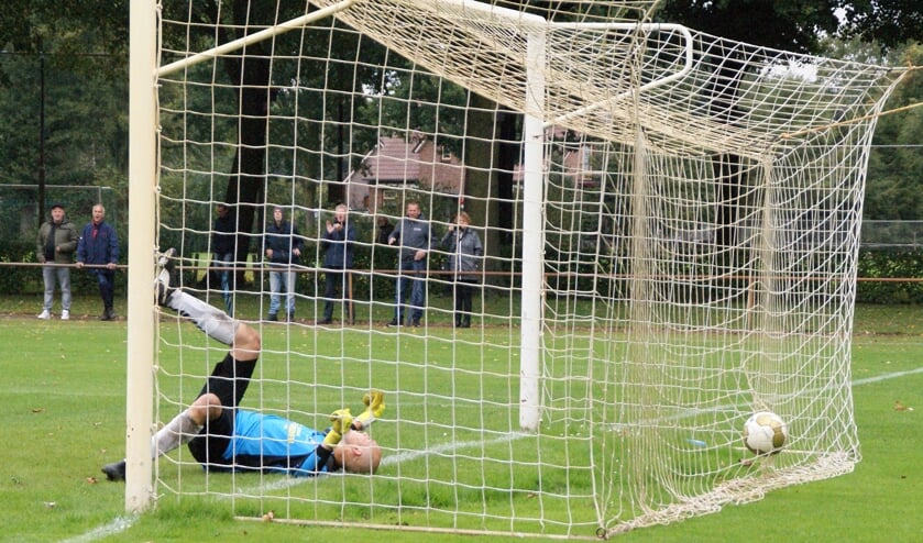 <p>Een vertrouwd beeld: een tegengoal voor Hapse Boys. Komt daar zondag tegen Vitesse'08 verandering in?</p>