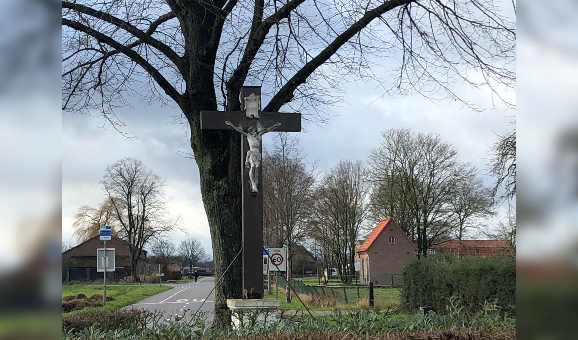 De werkgroep wil het oude kruisbeeld uit 1946 in Westerbeek vervangen. 