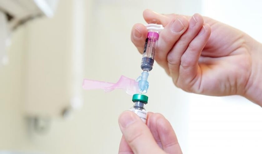 <p>GGD Hart voor Brabant is vandaag in Waalwijk begonnen met de boostervaccinnatie voor zorgmedewerkers in Waalwijk. </p>