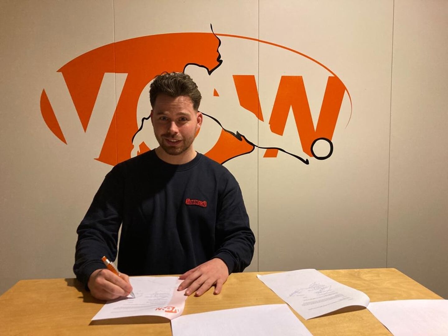 Patrick Cissen tekent contract als trainer van VOW