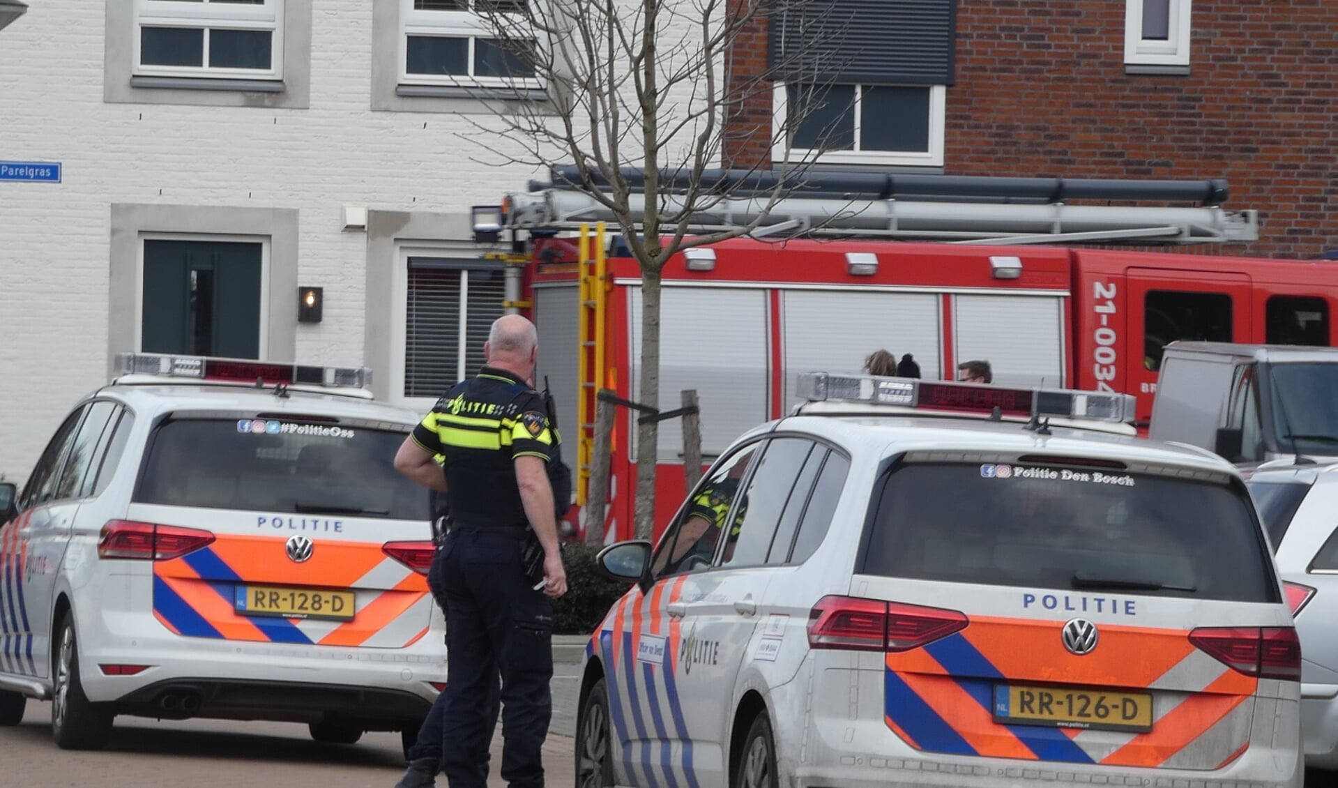 Hulpdiensten opgeroepen voor brandje in Heesch. (Foto: Thomas)