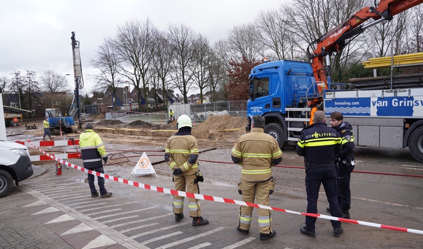 Brandweer opgeroepen voor gaslek in Hazenkamplaan. (Foto: Gabor Heeres, Foto Mallo)