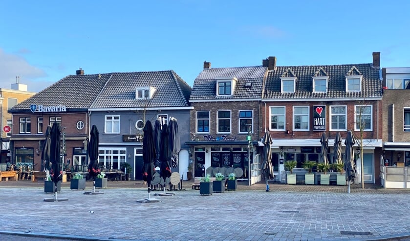 <p>De horecazaken op de Markt in Veghel hopen snel weer open te kunnen.</p>