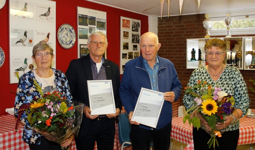 <p>Postduivenvereniging De Huiszoekers zette een aantal jubilarissen in het zonnetje bij de viering van het 100-jarig bestaan. </p>