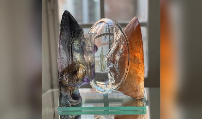 <p>Bert Sterk is op zoek naar nieuwe manieren om emoties uit te drukken met glas. </p>