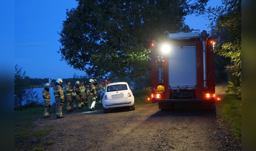 De brandweer rukte uit en ontdekte dat een vergeten handrem de oorzaak was.
