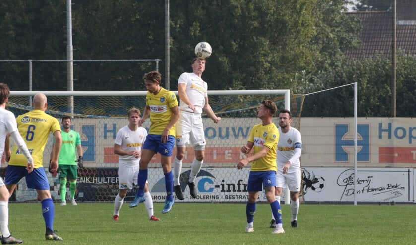 <p>Dongen pakte drie punten van Blauw Geel'38/Jumbo</p>