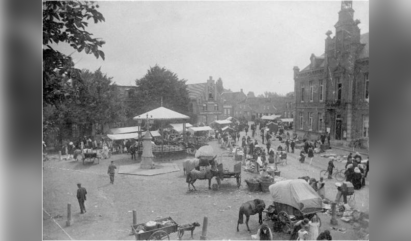 De Veghelse Markt in 1915.