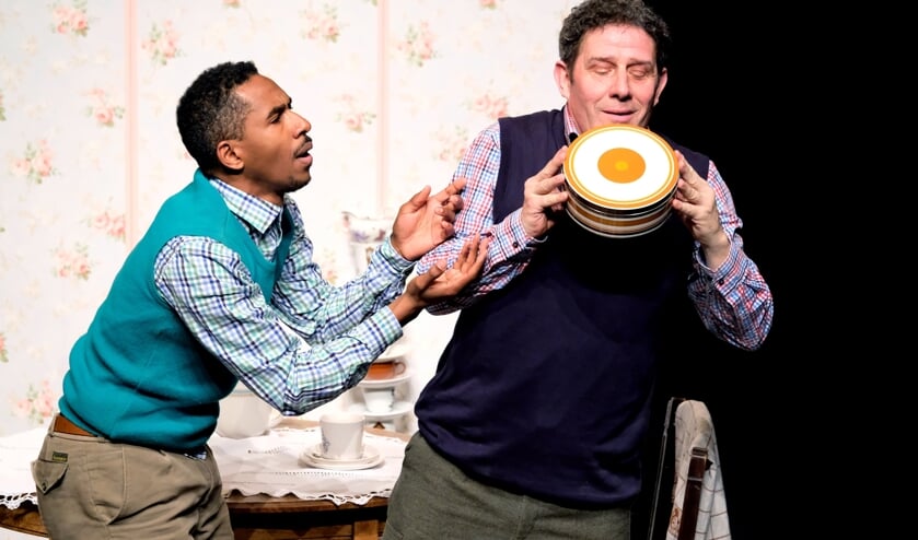 <p>Niek van der Horst en José Montoya spelen Victor en Thorsten. (foto: Jean van Lingen)</p>