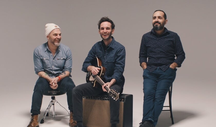 <p>Op zaterdag 13 november verzorgt de fenomenale gitarist Julian Lage, die recent zijn nieuwe album Squint uitbracht op Blue Note Records, een optreden tijdens November Music 2021 in Den Bosch. (Foto: Alex Chaloff)</p>