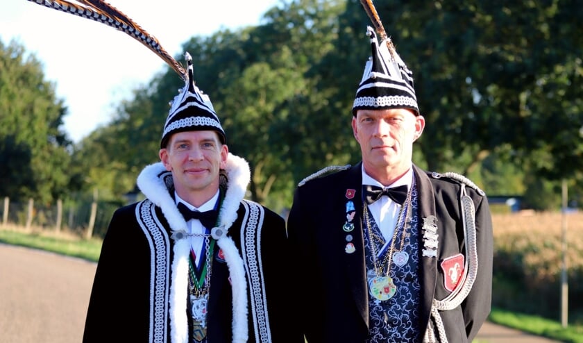 <p>Antoon dun Urste krijgt assistentie van Adjudant Rene.</p>