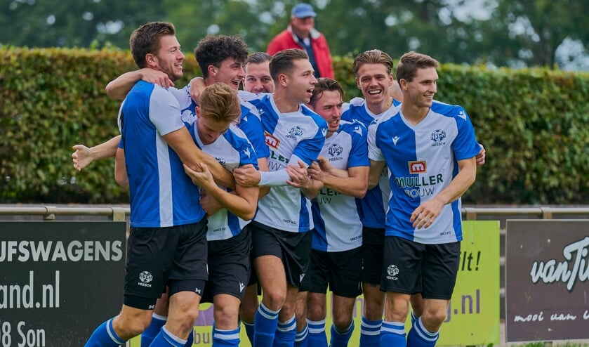 HVCH - FC Eindhoven AV. (Foto: Ruud Schobbers)