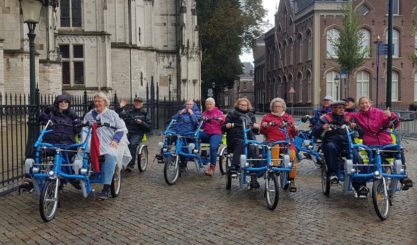 <p>De deelnemers aan de allereerste duofietstocht van Fietsmaatjes Den Bosch genoten met volle teugen.</p>