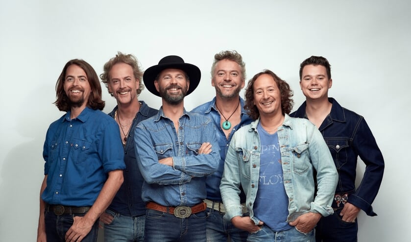 Drummer Andre Kemp van de Dutch Eagles vertelt over theatertour ‘Gold’ (16 okt in de schouwburg), waarin de band een eerbetoon brengt aan de Eagles. (Foto: Mark David)