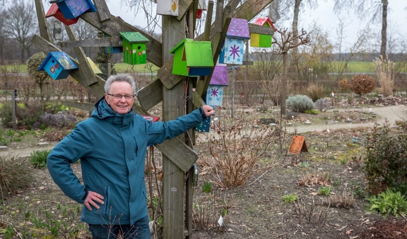 <p>Gerard van der Pas is blij met donatie.</p>