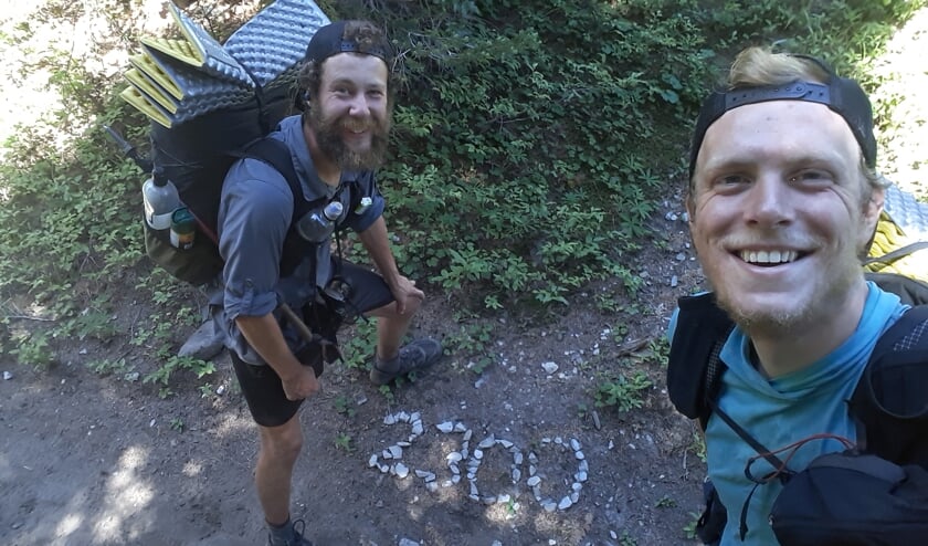 <p>Jasper en Marc wanneer ze de 2300 mijl hebben bereikt.</p>