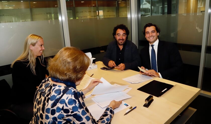<p>Thierry Baudet kwam in Boxmeer hoogstpersoonlijk de kandidatenlijst vaststellen. (Foto: SK-Media)</p>