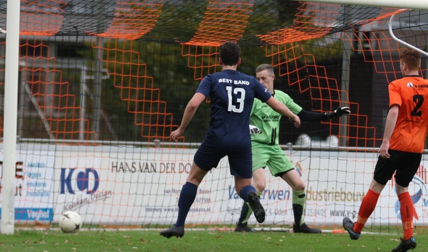 De 0-1 van Acht in de 12e minuut