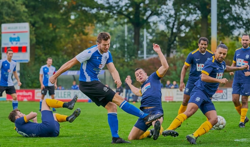 <p>HVCH - FC Eindhoven AV. (Foto: Ruud Schobbers)</p>