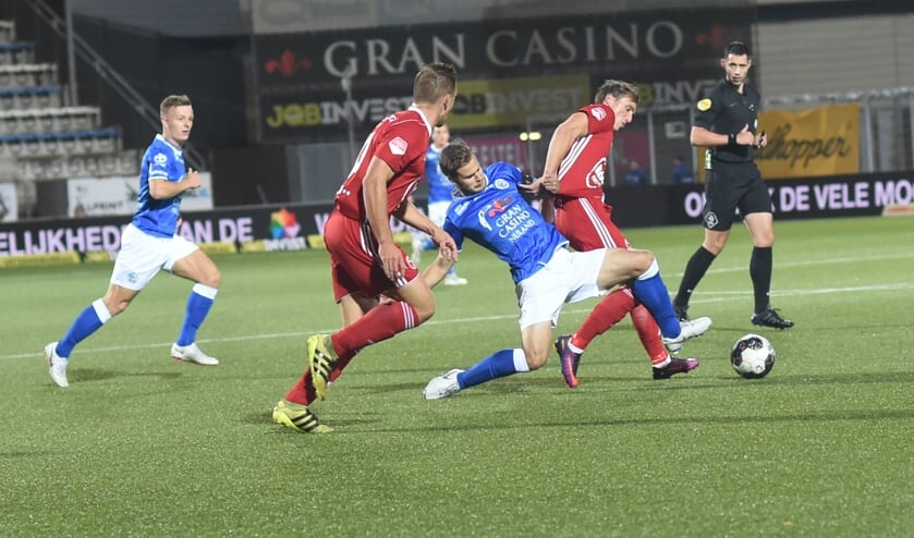 FC Den Bosch neemt het vrijdagavond in eigen huis op tegen Almere City FC. De wedstrijd eindigde vorig seizoen in een 1-1 gelijkspel. (Foto: Henk van Esch)