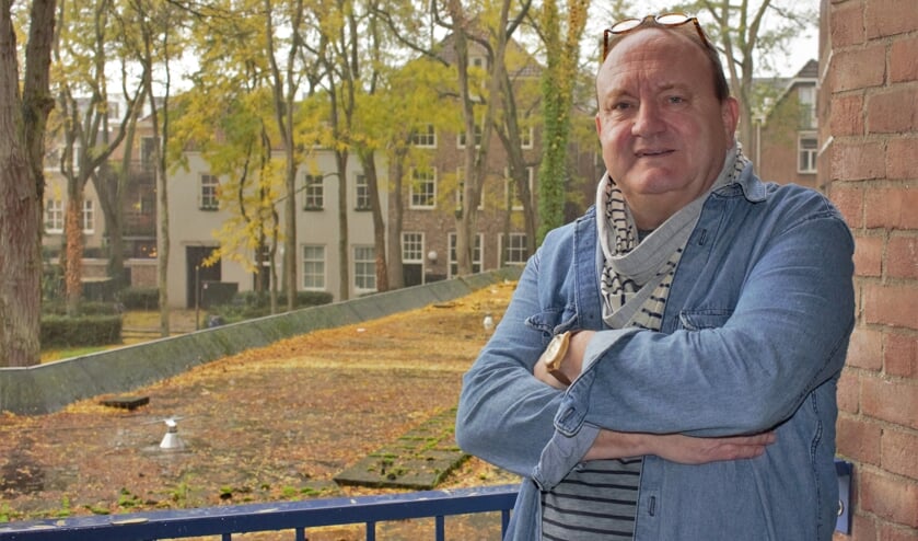 <p>Ruud den Dekker schreef het theaterstuk 'Gun me dat ik ga', om zelfdoding bespreekbaar te maken. Toen corona het spelen van de voorstellingen onmogelijk maakte, besloot hij er een podcast van te maken. </p>