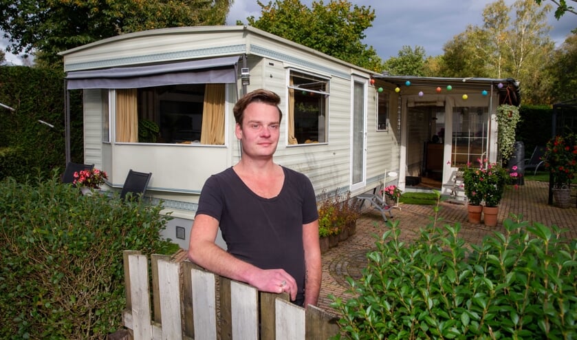 <p>Noud Manders woont op een vakantiepark.</p>