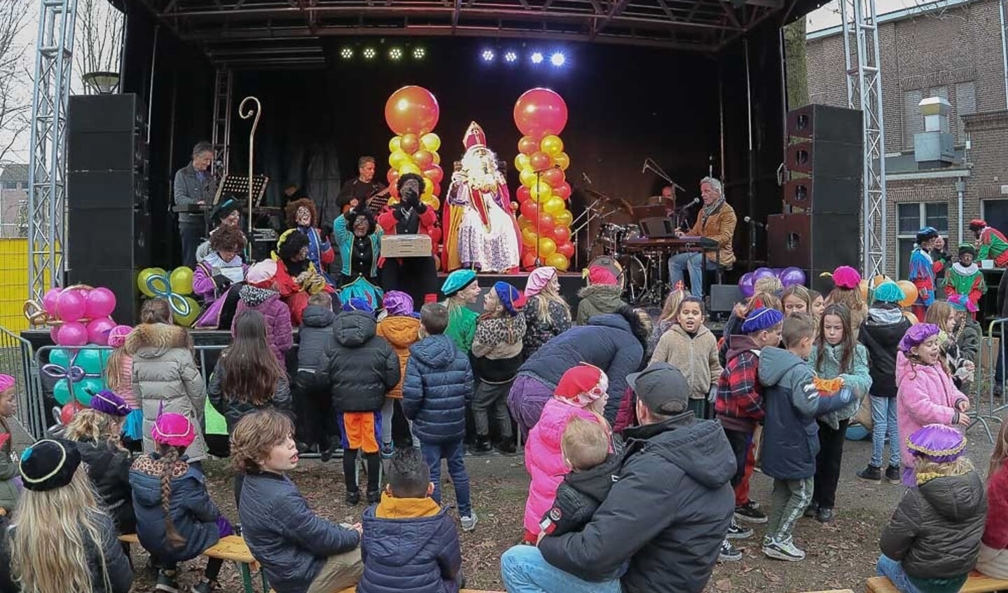 Sinterklaas in het Osse centrum.