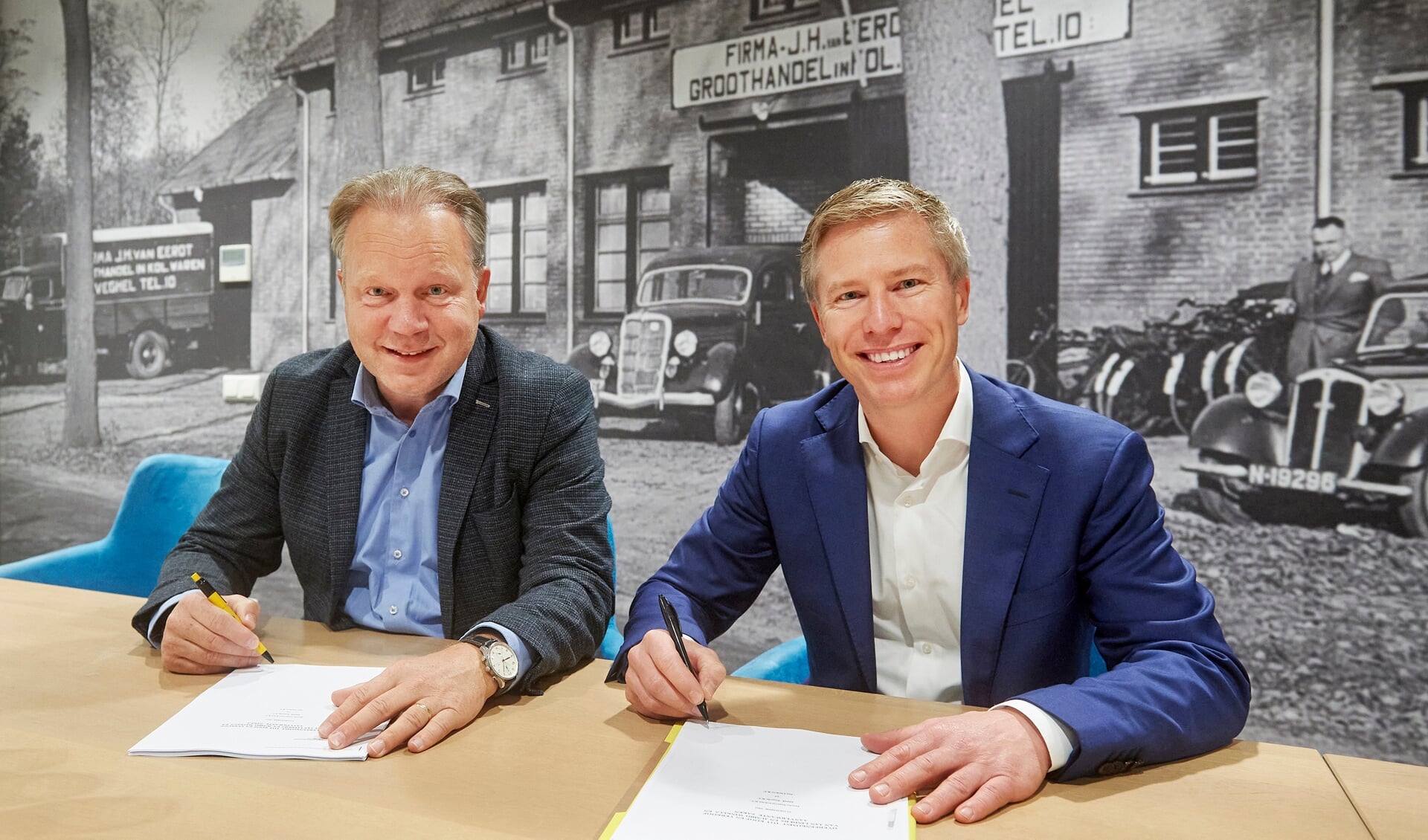 Ton van Veen, CFO Jumbo Supermarkten en Ferry Moolenschot, Algemeen Directeur Jan Linders Supermarkten.
