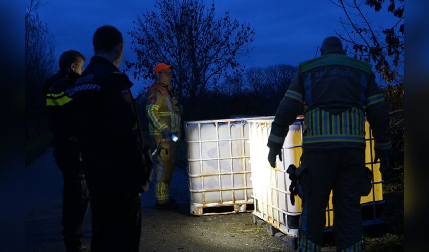 De vaten met drugsafval zijn zaterdag opgeruimd door een gespecialiseerd bedrijf.