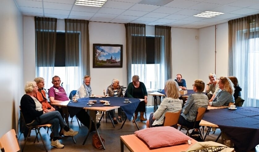 <p>Samenkomst van senioren in 't Kruispunt Beugen. Een praatje maken met dorpsgenoten onder het genot van een kopje koffie of thee.</p>