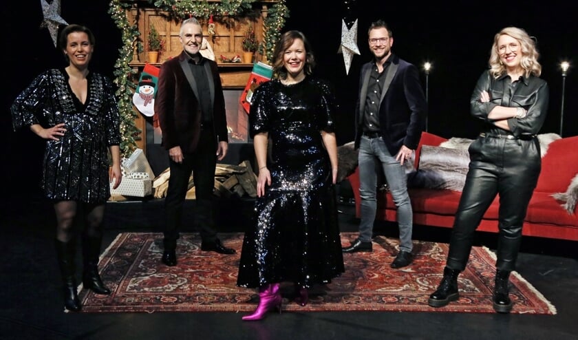 Angels Rule bestaat uit vocalisten Anneke Miggiels, Marlies Driessen, Caroline Ermers en Roel Verheggen. Voor de instrumentale begeleiding tekenen Robert Lemmens (toetsen) en Maarten Jung (gitaar).