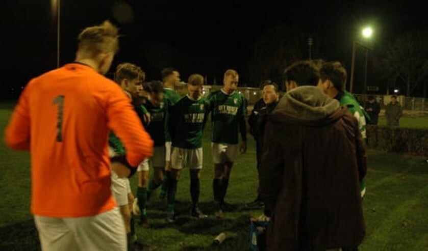 Spelers en trainer van SCMH. (Foto: Henriette Rovers)