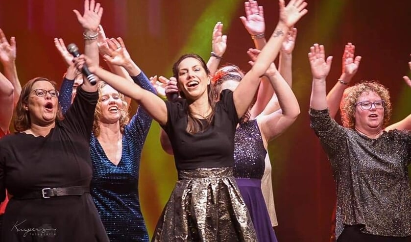 <p>Popkoor The Songbirds verzorgt op zondagmiddag 28 november een feestelijk meezingconcert in De Ontmoeting in Rosmalen. </p>