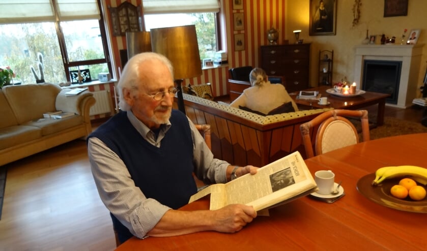 De artikelen voor het Udens Weekblad verzameld in een album.