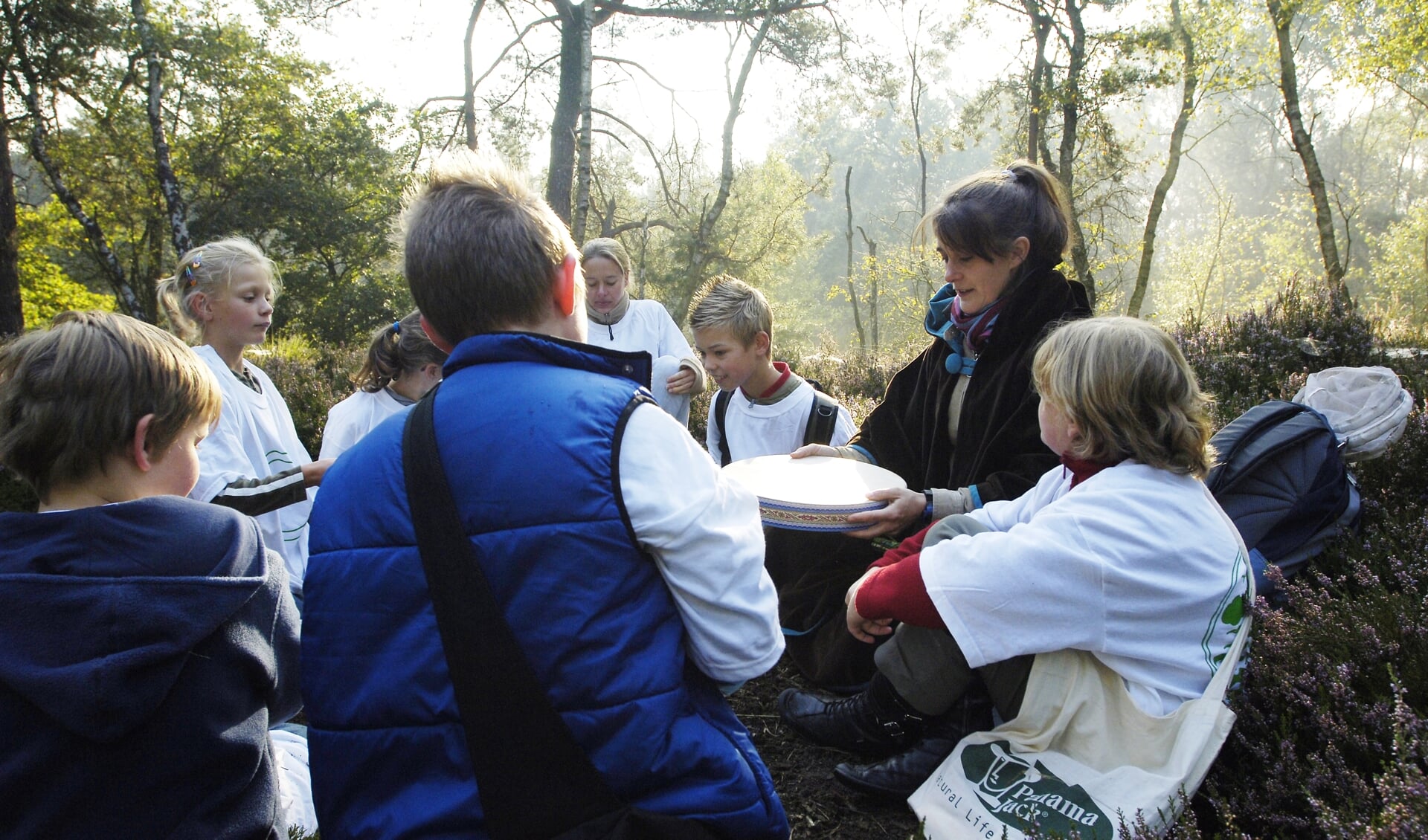 IVN Natuureducatie is op zoek naar enthousiaste vrijwilligers die hun liefde voor de natuur met kinderen willen delen. 