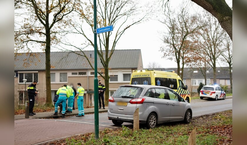 Een man is gewond geraakt aan zijn hoofd bij een aanrijding in Cuijk.  
