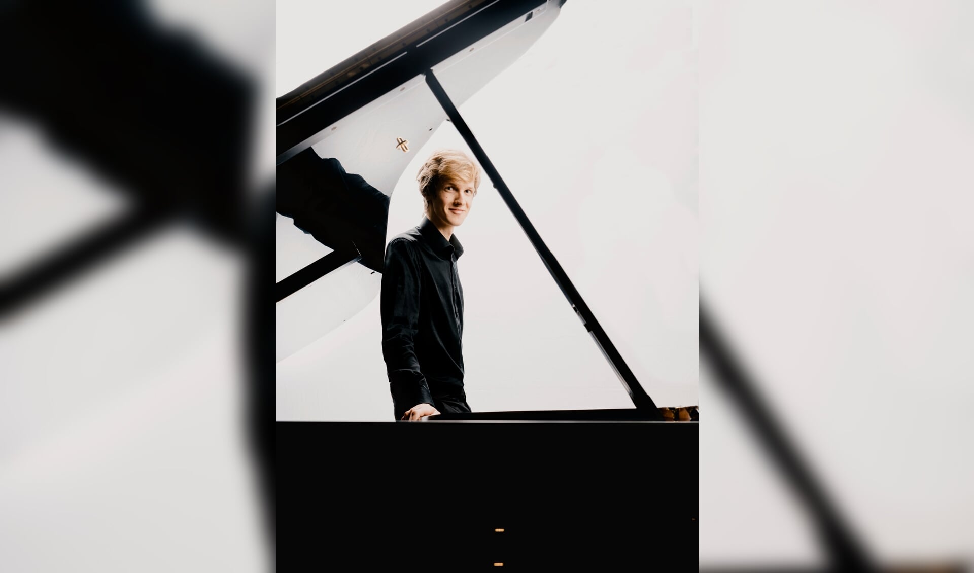Rik Kuppen maakt furore als pianist (Foto: Marco Borggreve).