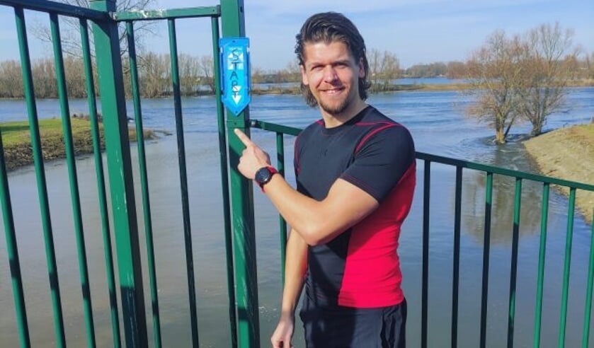 <p>Jens Nederpel bij de start.</p>