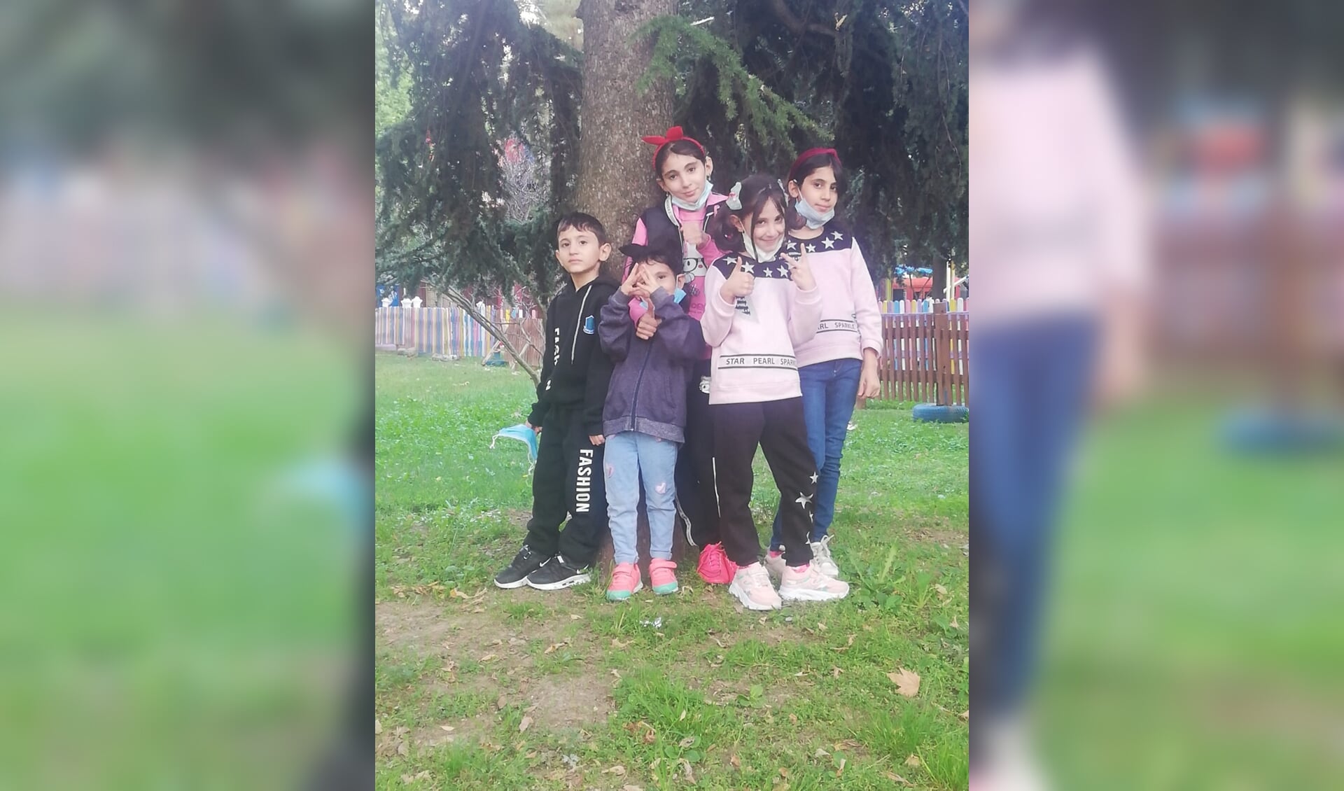 Vijf van de zeven kinderen van Abd Almajed Al Majaresh in Turkije.