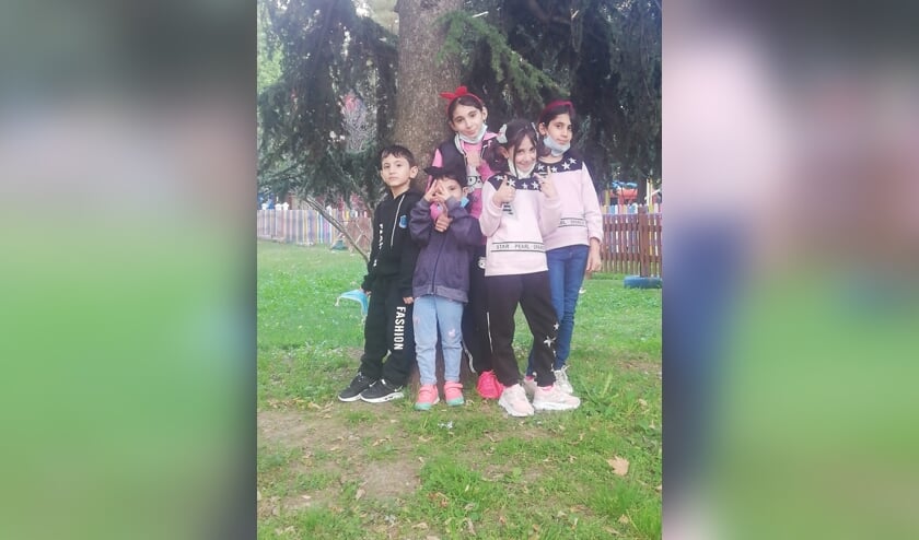 <p>Vijf van de zeven kinderen van Abd Almajed Al Majaresh in Turkije.</p>