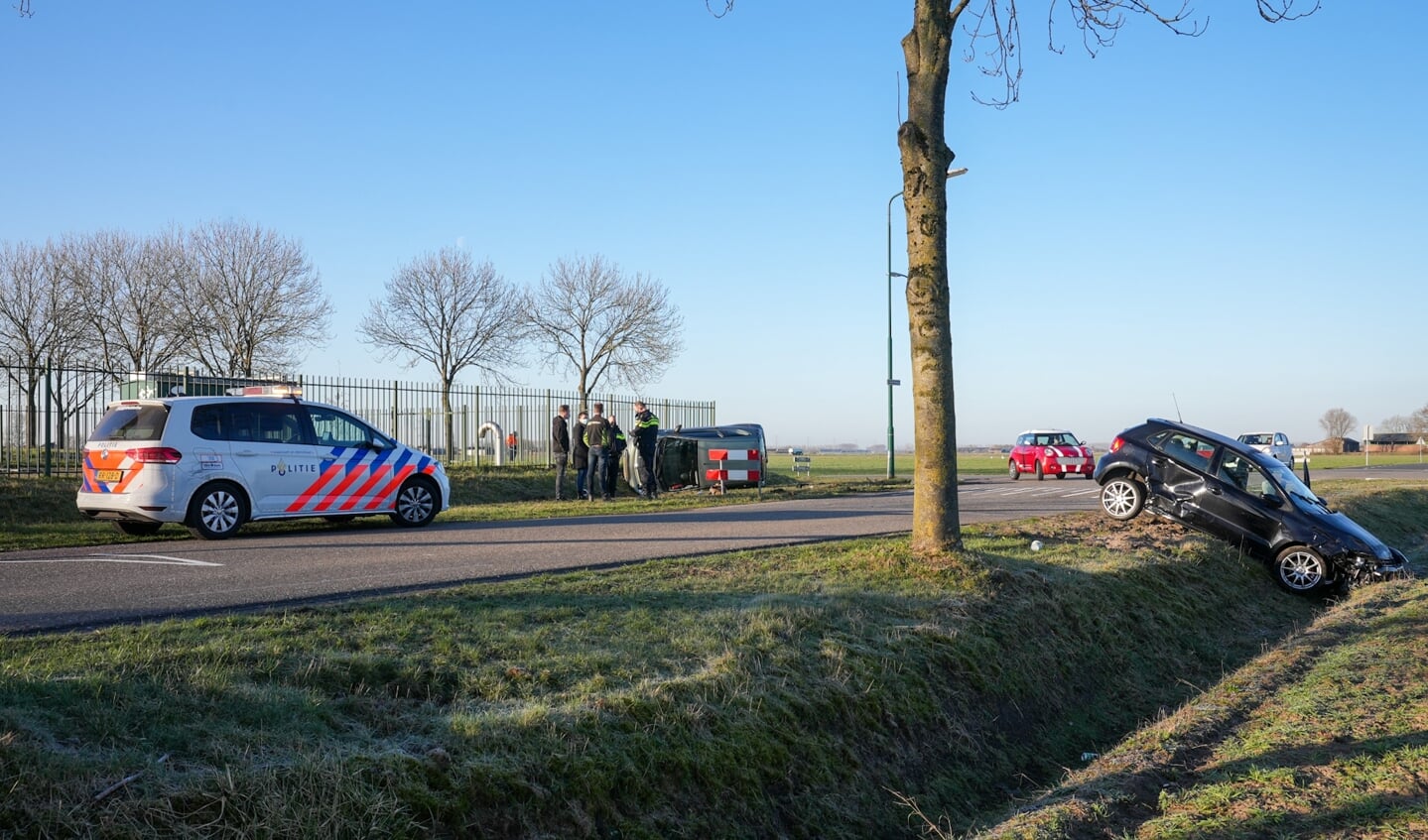 Ongeval op de kruising Gewandeweg / Huizenbeemdweg. (Foto: Gabor Heeres, Foto Mallo)