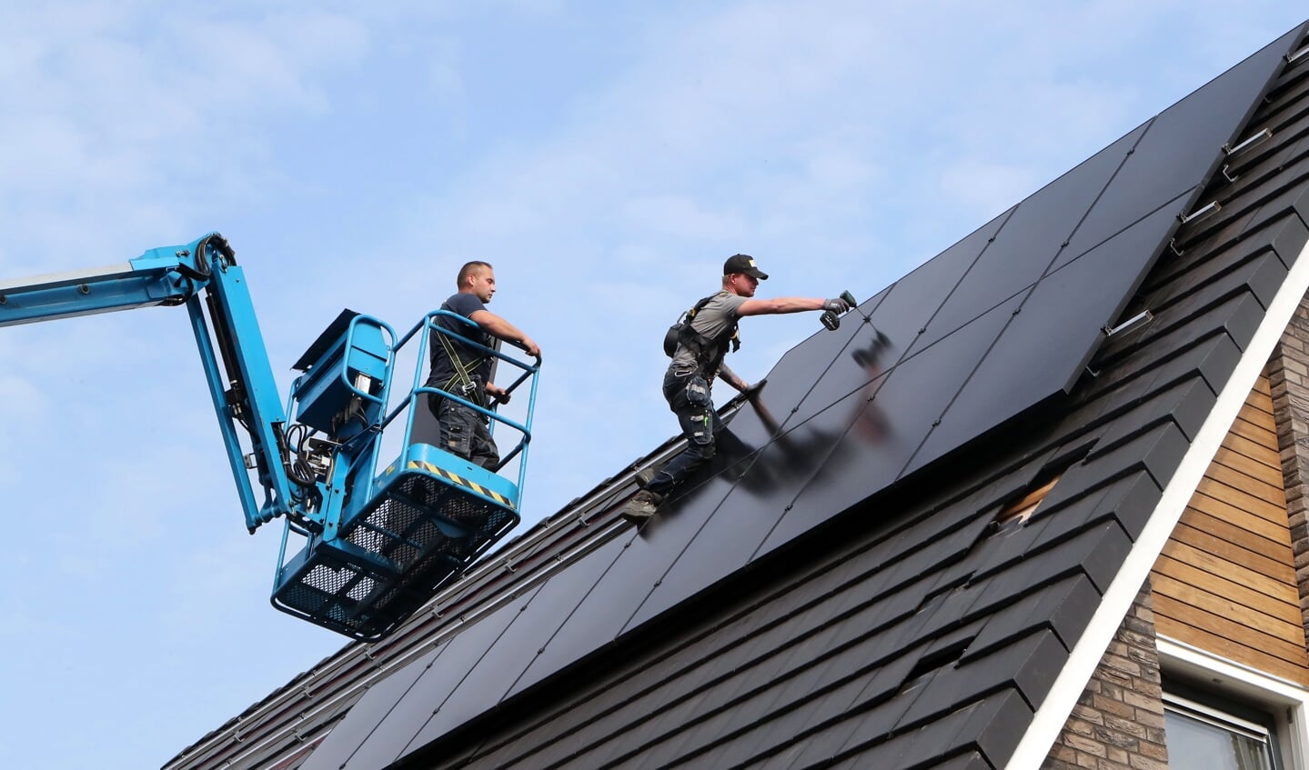 Zonnepanelen via Solar Concept worden geïnstalleerd.