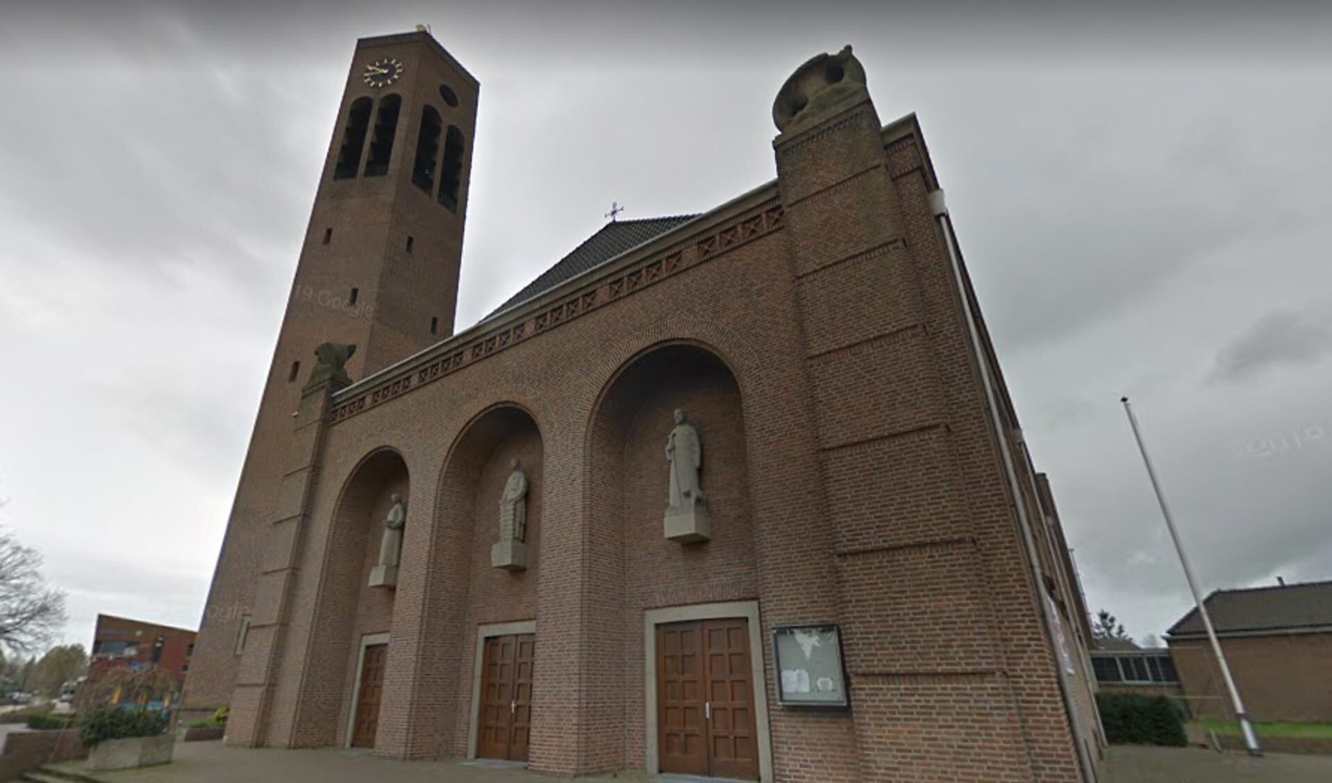 De Laurentiuskerk in Vierlingsbeek zal worden omgebouwd tot Multifunctionele Accomodatie. (Foto: Google Streetview).