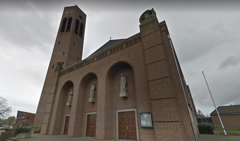 <p>De Laurentiuskerk in Vierlingsbeek zal worden omgebouwd tot Multifunctionele Accomodatie. (Foto: Google Streetview).</p>