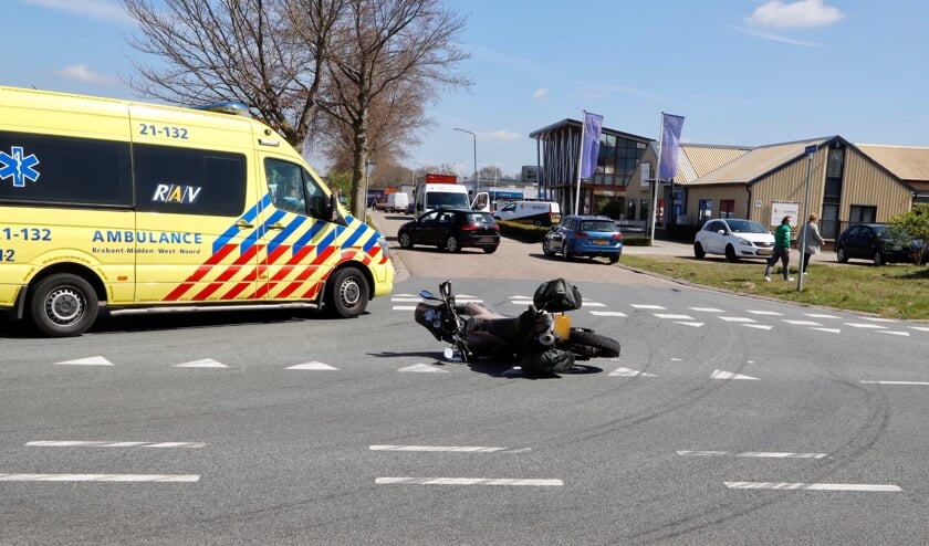 Een motorrijder is vrijdag gewond geraakt op de Hork in Cuijk.  