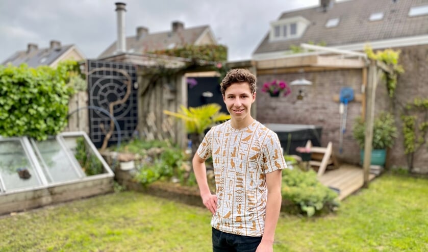 <p>Remco Eegerdingk (16) is vastbesloten om eenzaamheid onder ouderen aan te pakken</p>