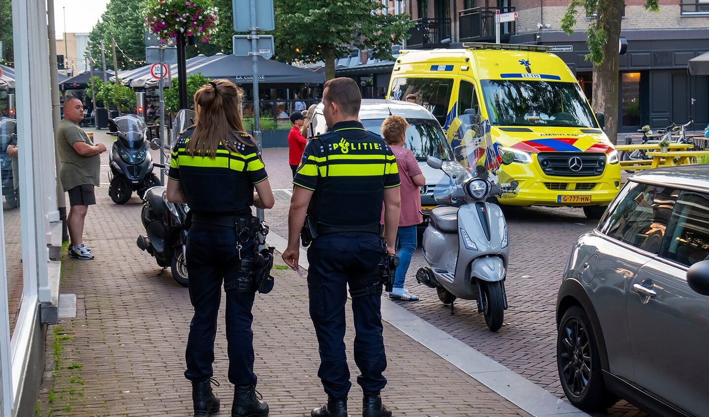 Scooterongeval in de Hooghuisstraat. (Foto: Gabor Heeres, Foto Mallo)